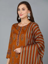 Women Cotton Blend Floral Printed Kurta-VKSKD1242A